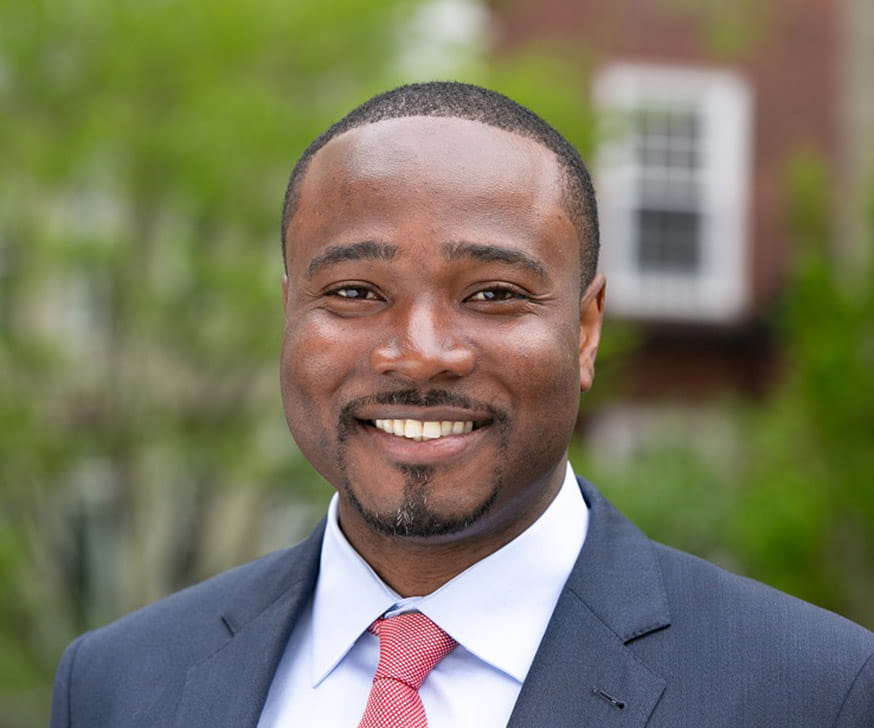 Portrait of Efosa Ojomo, Faculty at the Kellogg School of Management