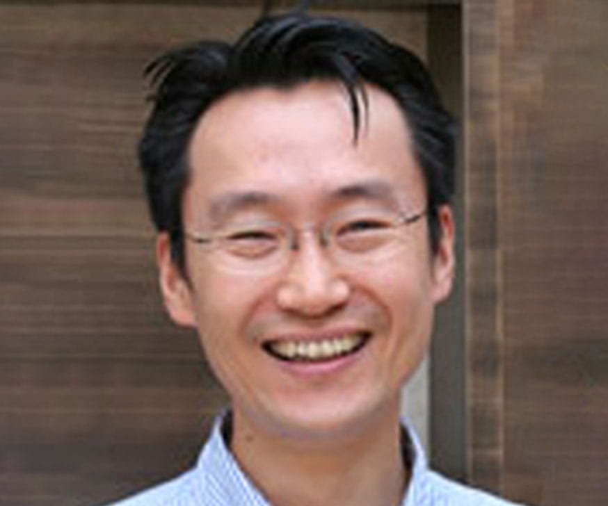 Portrait of Hyoduk Shin, Faculty at the Kellogg School of Management