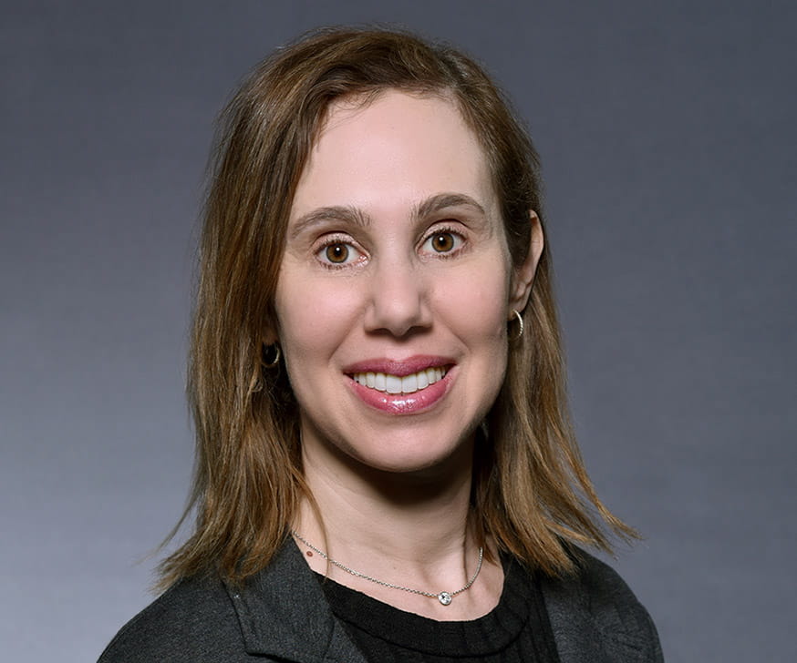 Portrait of Stephanie Farsht, Faculty at the Kellogg School of Management