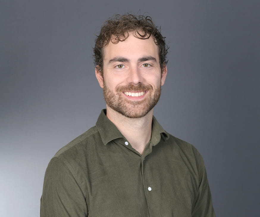 Portrait of William Brady, Faculty at the Kellogg School of Management