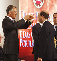 Professor Sergio Rebelo receiving knighthood