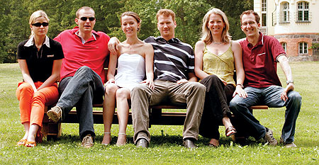 Joanna Schwartz (fiancie of Wiktor), Wiktor Namysl '02, Sylwia Raczynska '02, Glen Osmond '02, Susanne Grottstein and Holger Grottstein '02 enjoy a brunch the day after Sylwia and Glen's wedding.