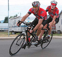 Bob Weeks EMP-37 and Prof. Leigh Thompson compete in their first tandem citerium race in Eugene, Ore.